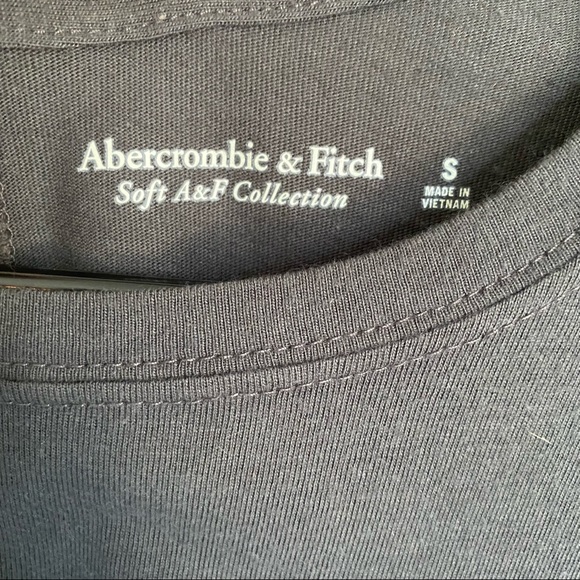 Abercrombie & Fitch Cactus Moon Phases Gray Soft AF Pocket Tee, Small - Picture 4 of 4